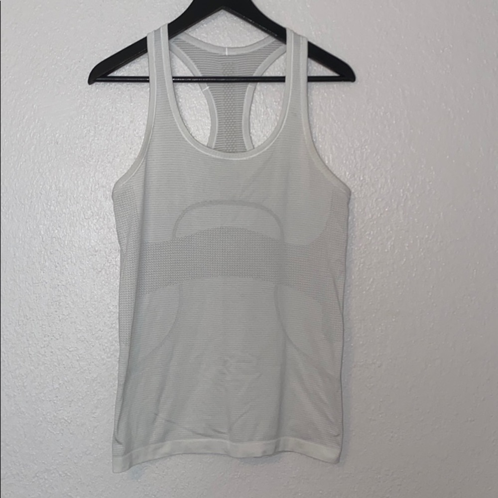 Lululemon swiftly tank size 8